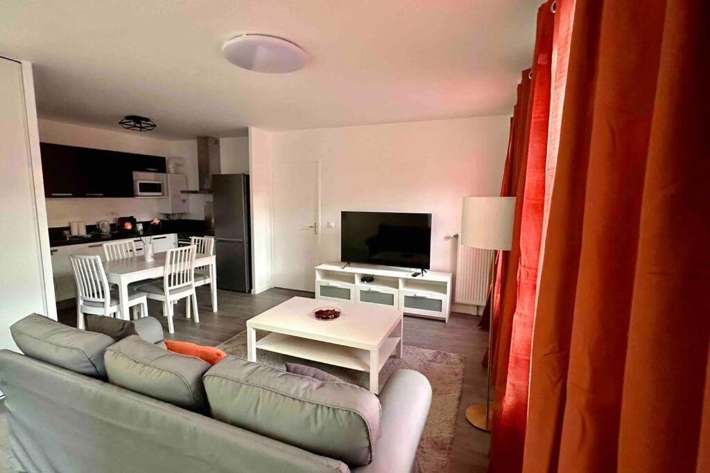 Appartement Cozy - Quartier Residentiel Melun Exterior foto