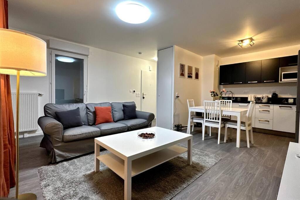 Appartement Cozy - Quartier Residentiel Melun Exterior foto