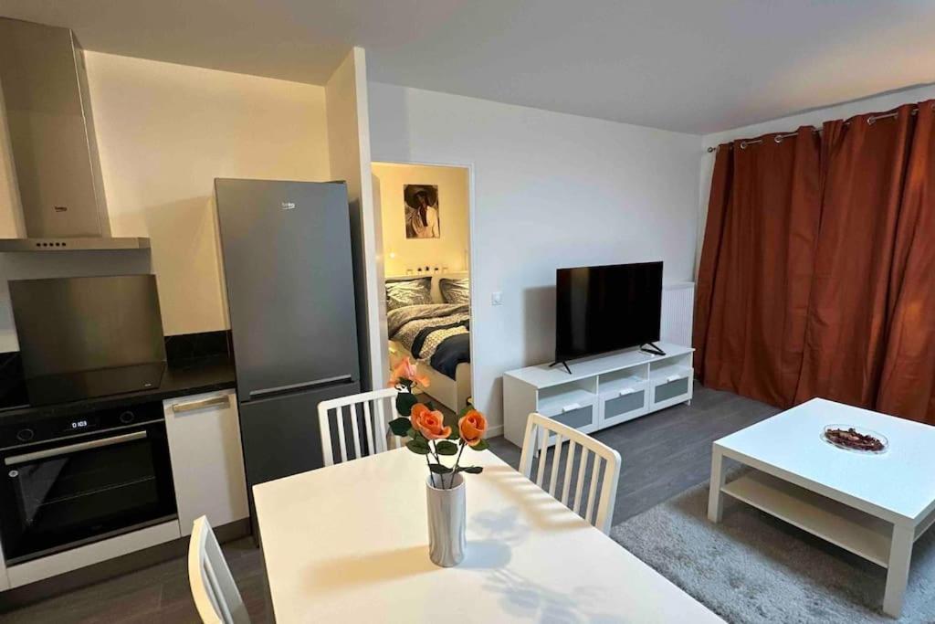 Appartement Cozy - Quartier Residentiel Melun Exterior foto